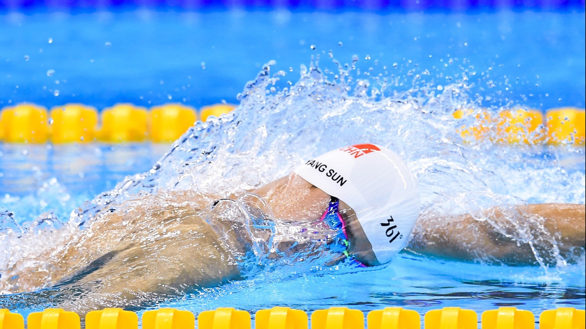 凯恩新星出色发挥表现突出，利物浦前途光明！全场沸腾不已