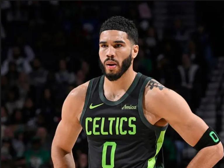 塔图姆爆冷击败中国队，精彩发挥引爆全场！的简单介绍